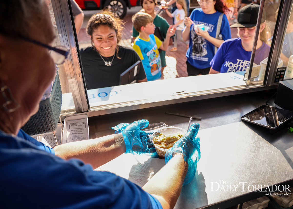 DailyToreador's tweet photo. @lhucalubbock’s First Friday Art Trail featured various art exhibits, vendors and food trucks, drawing in a large crowd. The next First Friday will take place on July 5. https://t.co/sRMdx4M9l1