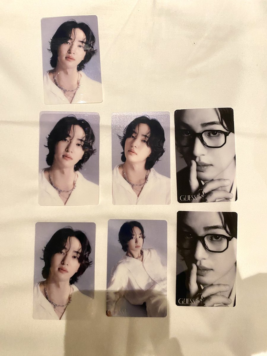 I got 2 sexy jinki cards 🥹🥹🥹🥹🥹 Anyone want to trade jinki white version with me? I'd love to trade with jinki black version since I have 3 of them~ #ONEW_Guess