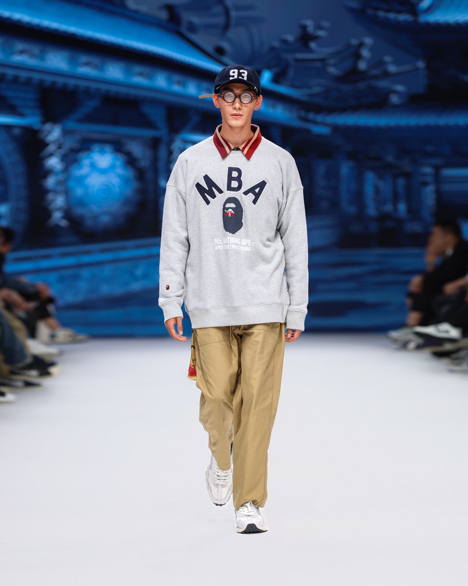 BAPEOFFICIAL's tweet photo. *A BATHING APE® FALL/WINTER 2024 RUNWAY SHOW | MR. BATHING APE® FW24

#ABATHINGAPE #BAPE
#MRBATHINGAPE #MRBATHINGAPEFW24 https://t.co/mT3OkNbHRj