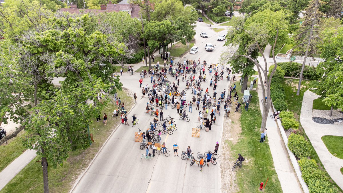 Spectacular turn out earlier this evening! Look at how beautiful this is, holding space and hope for better cycling infrastructure.

Drone shot from a friend in the Winnipeg cycling Discord.