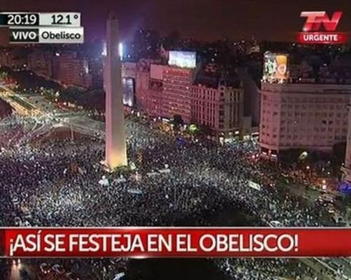 mfer_al's tweet photo. POR FIN ES LA ÚLTIMA VEZ QUE VAMOS A VER LAS JETAS DE ELI Y ESCUCHAR AL PENDEJAZO DE JOHN, NOS DESPEDIMOS DEL MACHITO BUENO PARA NADA DE EDWIN. GRACIAS DIOS!
TIBURONA SOBREVIVIENTE
#TeamEsme
#FinalSurvivor https://t.co/0BTGI90Lwu