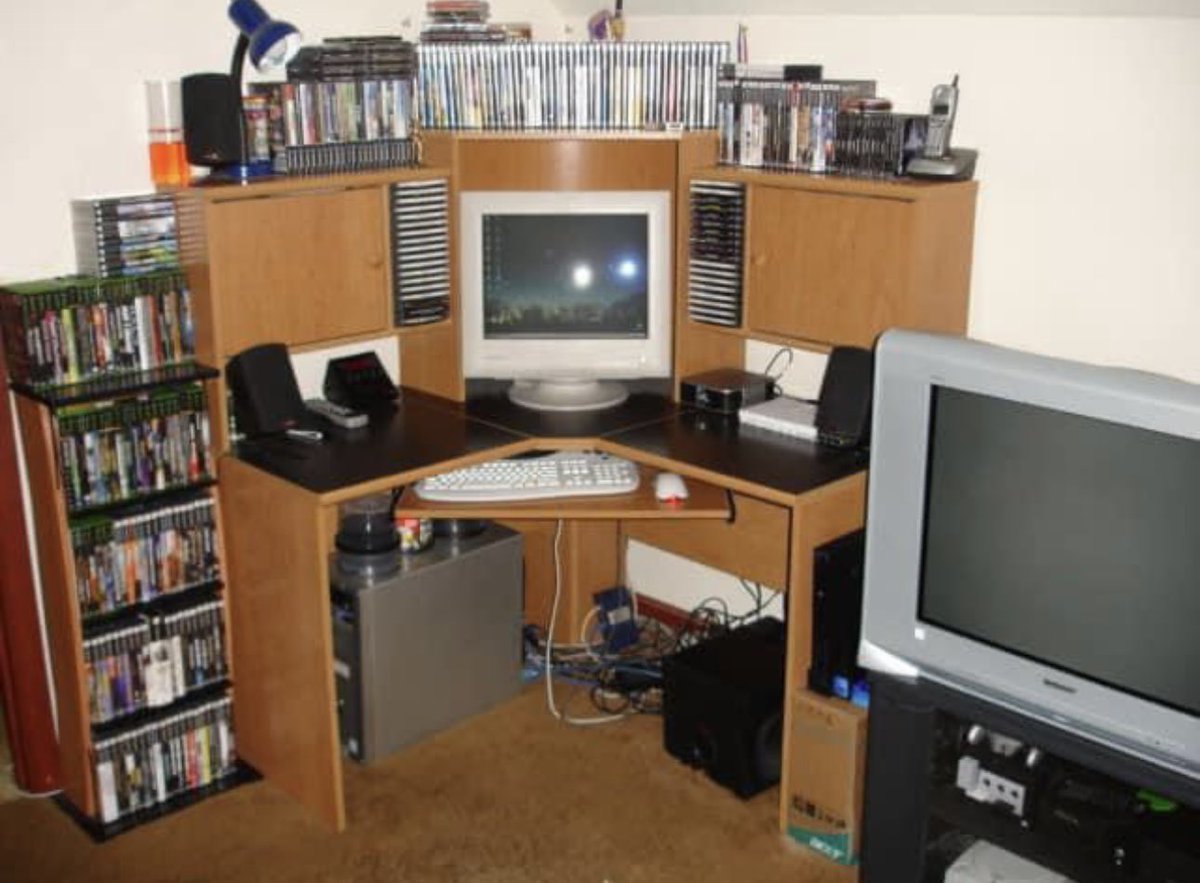 ComputerLove_'s tweet photo. What Were You Playing When Your Setup Was Like This? https://t.co/lI1mRiZVXc