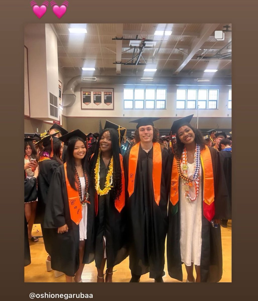 alanav_vb's tweet photo. I can’t get over this feeling! Officially a High School Graduate https://t.co/LRLodRcMHb