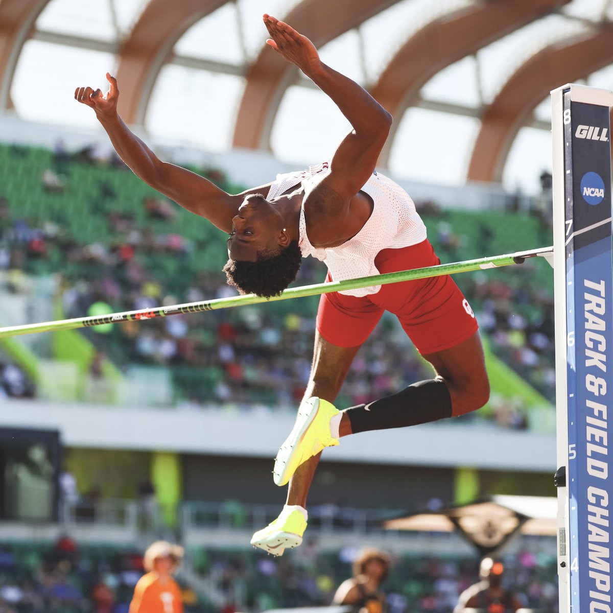 𝐑𝐞𝐦𝐞𝐦𝐛𝐞𝐫 𝐭𝐡𝐞 𝐧𝐚𝐦𝐞 🗣️

Freshman Kyren Washington caps his collegiate debut a First Team All-American in the high jump, placing sixth after clearing 2.20m (7’2.50”)! 

#BoomerSooner☝️ │ #NCAATF