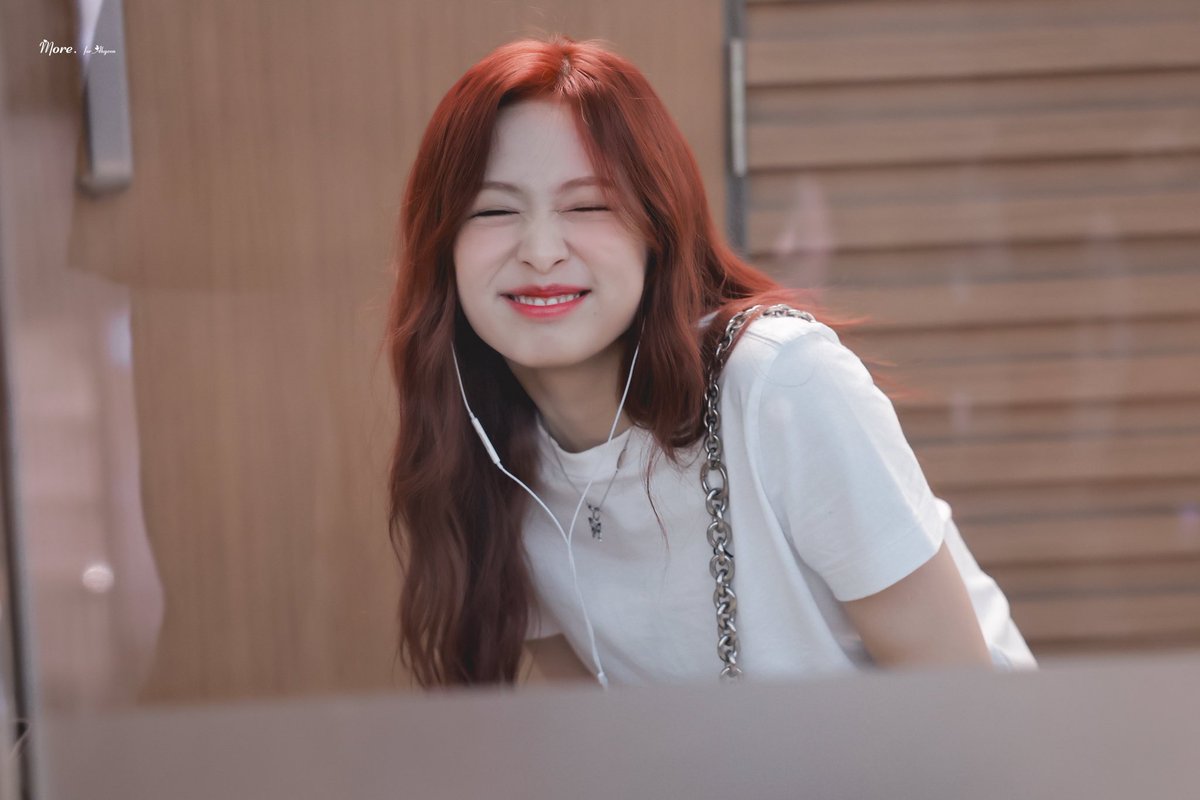 taleofahyeon's tweet photo. I’m excited to see JAKARTA fans. See you guys later!! Stay safe! 👋🏻👋🏻🫶🏻🫶🏻 https://t.co/KpF1q52UhE
