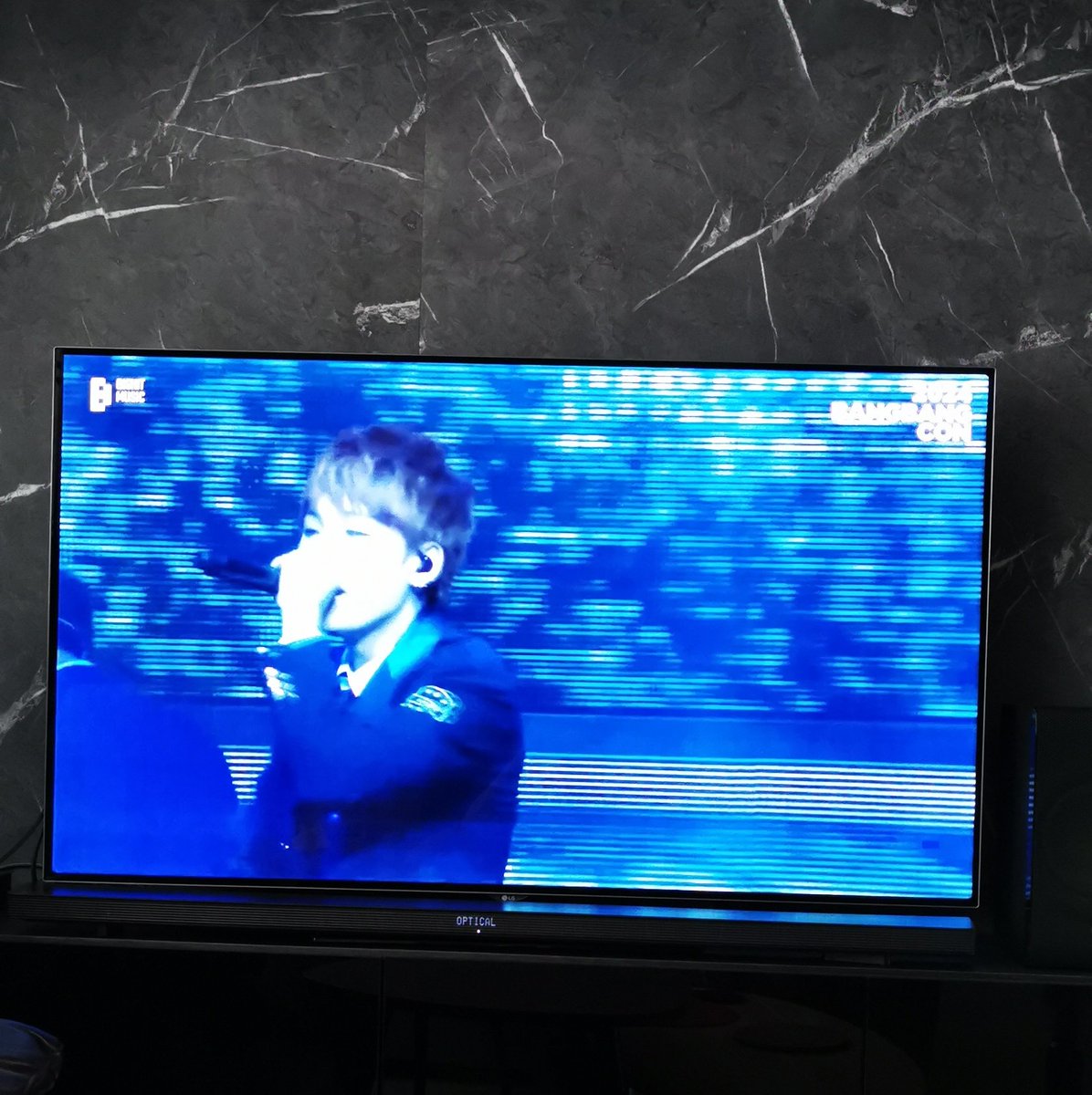 Carol__LovesBTS's tweet photo. Love #We_On #방방콘24 #BANGBANGCON2024
#BTSConcertinyourroom
#방탄소년단 #BTS #ARMY #BTSARMY @BTS_twt @bts_bighit @BIGHIT_MUSIC https://t.co/N5eF7WcnWM