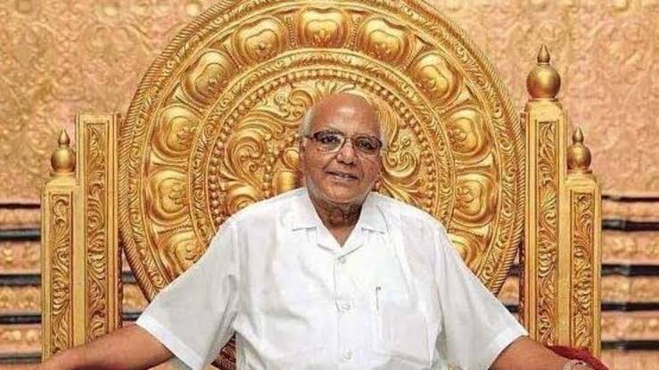 మీరు మమ్మల్ని విడిచి ఎక్కడికి వెళ్ళలేదు మా గుండెల్లోనే ఉంటారు. 🙏
