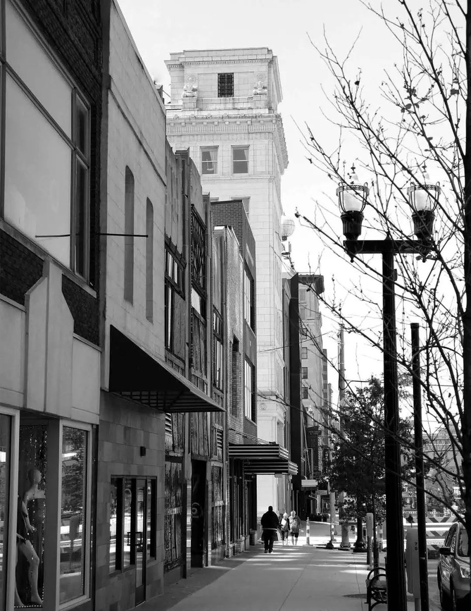 The June issue of #EastVillageMagazine is hitting newsstands soon! Can’t wait for your issue? Click below for a digital copy now. Happy reading!

eastvillagemagazine.org/2024/06/07/the…