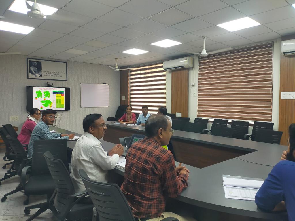 CollectorNav's tweet image. રાષ્ટ્રીય રક્તપિત્ત નિર્મૂલન કાર્યક્રમ હેઠળ ડિસ્ટ્રીક્ટ કો-ઓર્ડિનેશન કમિટીની મિટીંગ યોજાઈ, જેમાં તા.10/06/2024 થી 29/06/2024 સુધી ચાલનારા "રક્તપિત્ત દર્દી શોધ અભિયાન" અંતર્ગત જરૂરી ચર્ચા કરવામાં આવી.
#Leprosy #LeprosyAwareness 
@CMOGuj @InfoGujarat @GujHFWDept
