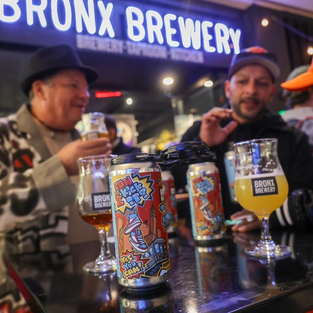 My 2 months solo art show is ending on June 23rd.
We are going to through a closing party on June 21st🙌 My birthday celebration too😇
Please come to check my art and limited @thebronxbrewery happy hoppy IPA with my design 🍺✨