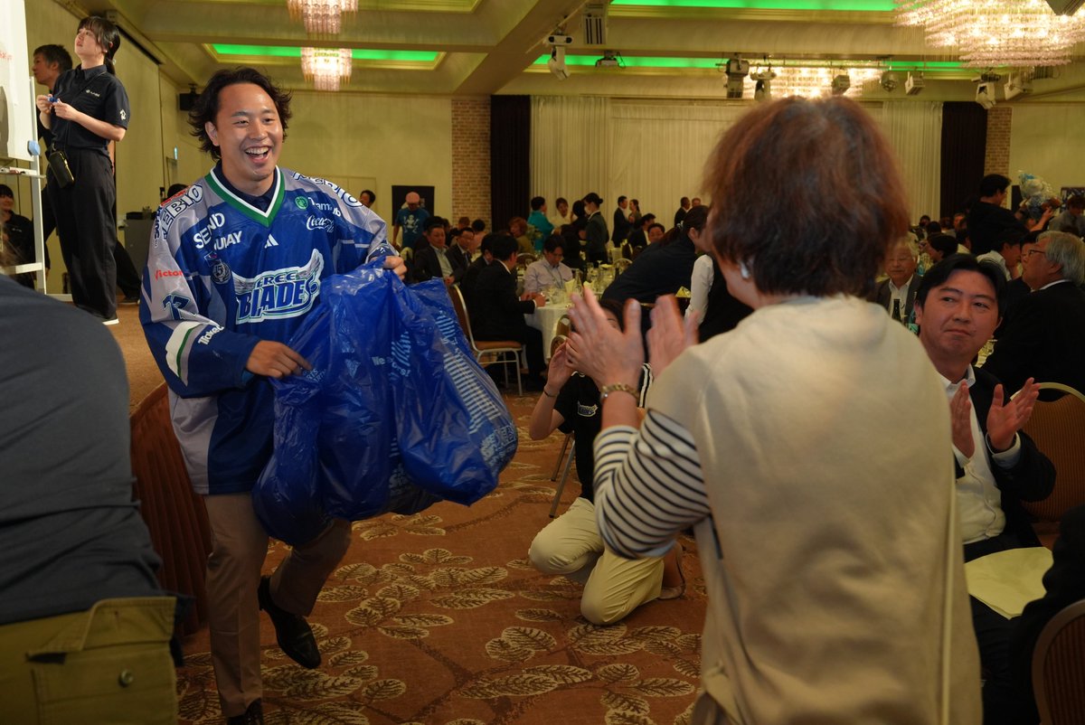 Freeblades's tweet image. 【5/24 八仙を愉しむ会参加報告】 
#東北フリーブレイズ コーポレートサポーターとしてご協賛いただいている八戸酒造㈱様の『八仙を愉しむ会』に
#山田淳哉
#田中健太郎
#所正樹 選手が参加させていただきました！

参加者の皆様、八戸酒造㈱の皆様、ありがとうございました。
#八仙
#八戸酒造