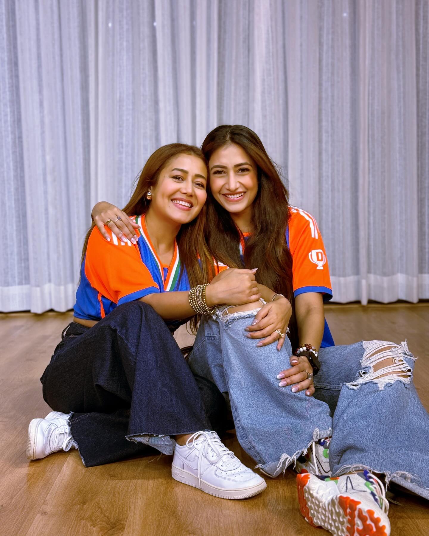 GPhccKkbcAENN_S?format=jpg&name=large