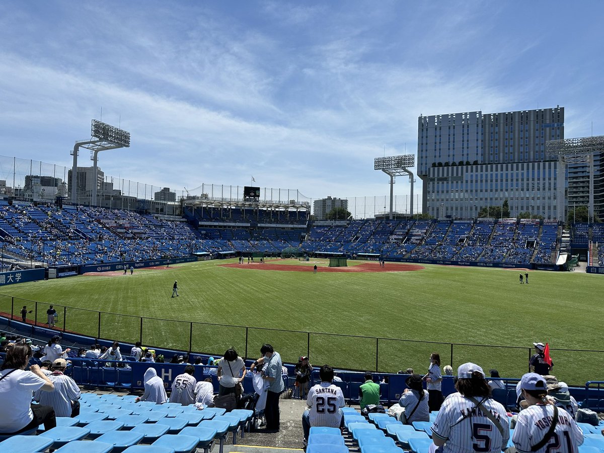 Aina_Aloha25's tweet photo. 今日はここから！
１ヶ月ぶりの神宮⸜(*˙꒳˙*)⸝ https://t.co/jSZToW7yvt