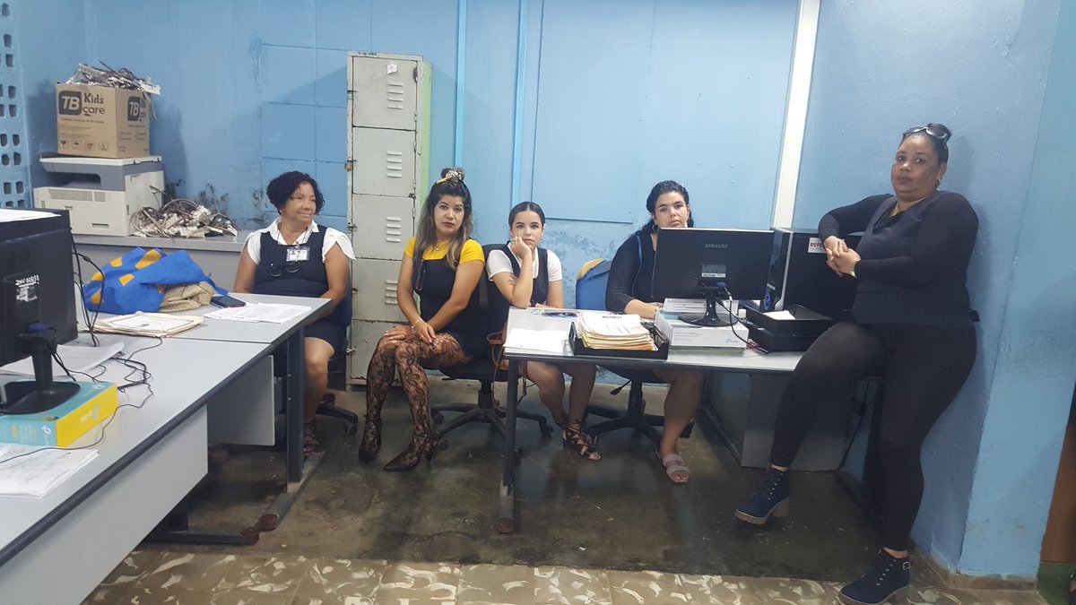 Los trabajadores de <a href="/ETECSA_Cuba/">ETECSA</a> #Artemisa se reunen para debatir temas relacionados con las medidas a adoptar para contribuir al ahorro energético .
