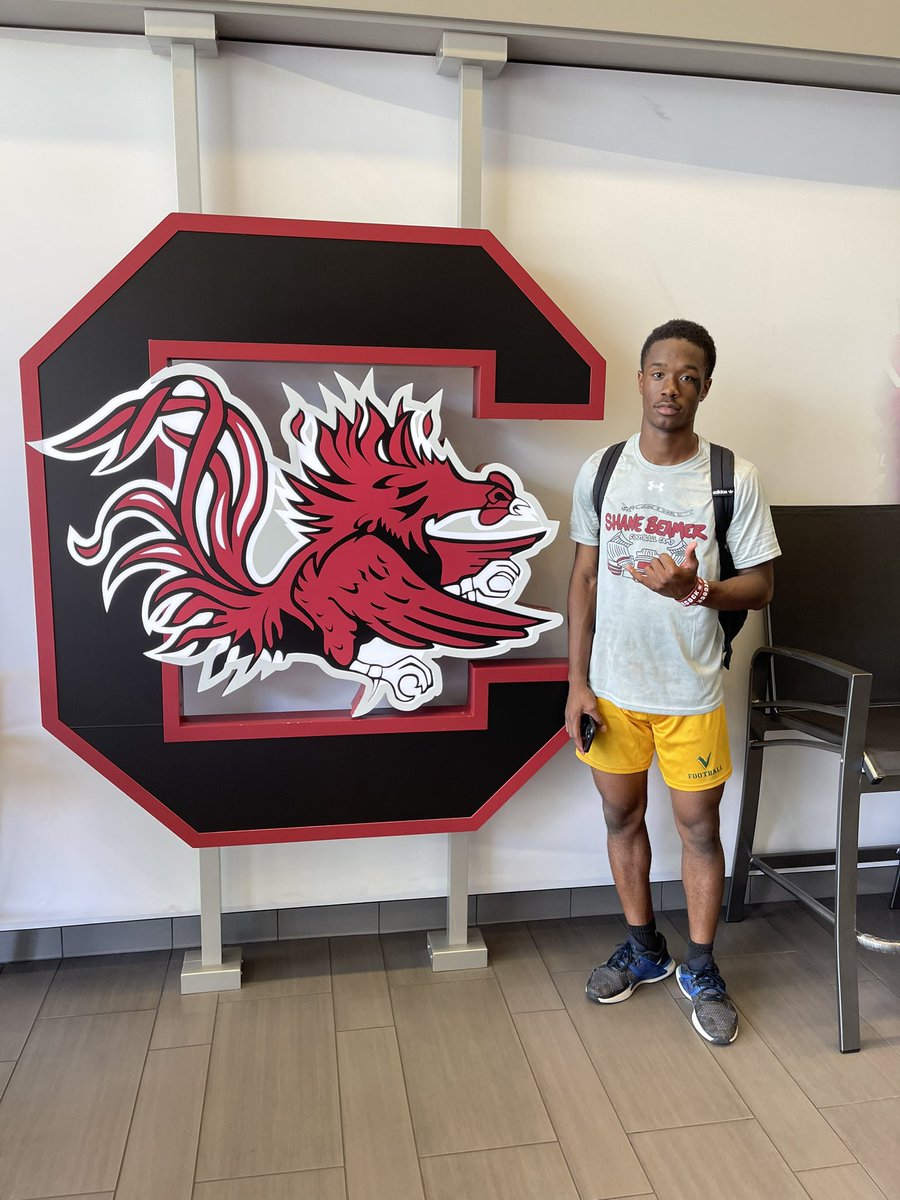 LandonBlakeD1's tweet photo. Had a great time at @GamecockFB got great reps and had lots of fun!
@TheValley_FB 
@SVVikingsSports 
@togray14 
@CoachNPearson 
@Coach3mith https://t.co/cdkhi0I2PQ