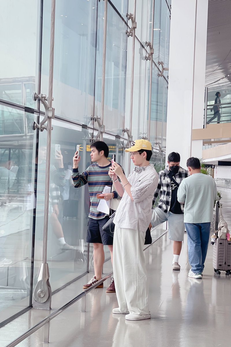 sunday_off's tweet photo. 🐣🛬⛰️☁️
@off_tumcial 

#OffFMChongqing 
#ออฟจุมพล #OffJumpol https://t.co/RZFpXADsxx