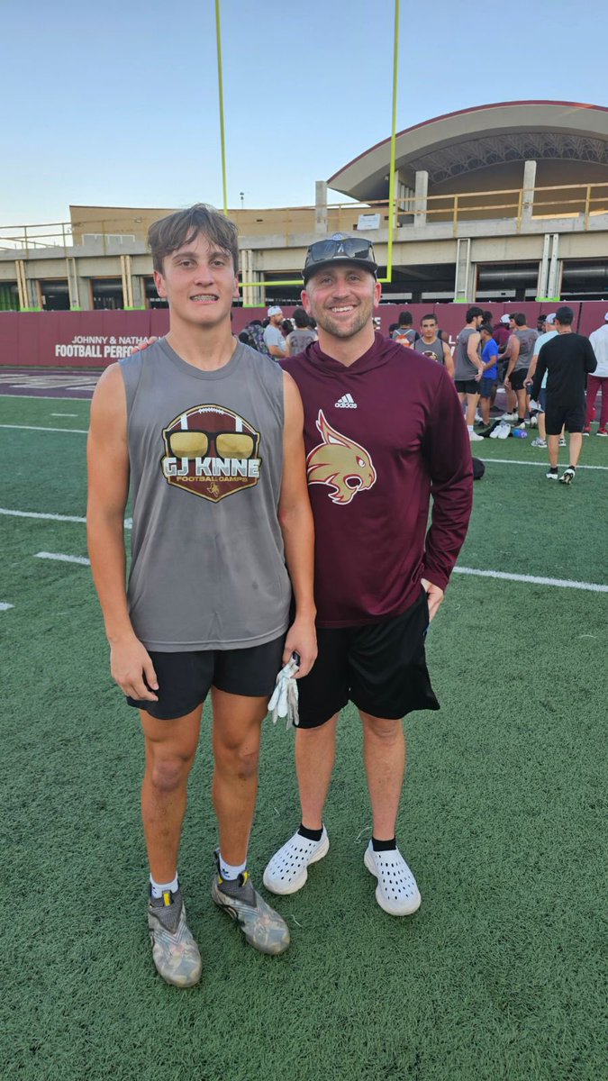 aiden_slansky's tweet image. Had a great time at the @TXSTATEFOOTBALL camp. Thank you @CoachWillBryant for the amazing learning experience. #TakeBackTexas #EatEmUp
@CoachMartin_18 @mcneill_josh @DogFootball @GJKinne
