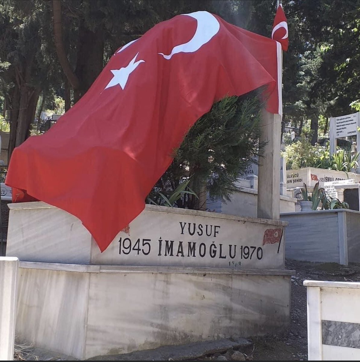 sblsnmz19's tweet photo. Sen Turan diyarına başkentler kuruşumsun.
Sen benim cebimdeki otuz beş kuruşumsun.

#Yusufİmamoğlu
Ruhun şad olsun ağabey.! https://t.co/mwAHyhqaZK