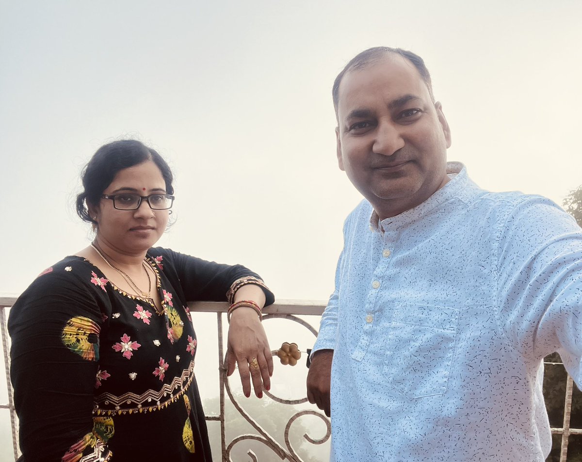 sktjourno's tweet image. “पेलिंग” सिक्किम के पश्चिमी जिले का खूबसूरत शहर है। गंगटोक से 130 किमी दूर इस जगह का मुख्य आकर्षण कंचनजंगा पर्वत और आस-पास की चोटियों का मनमोहक और अद्भुत नजारा है। 

अभी 23 डिग्री सेल्सियस यहां का तापमान है। 
#Pelling #Sikkim #Gangtok