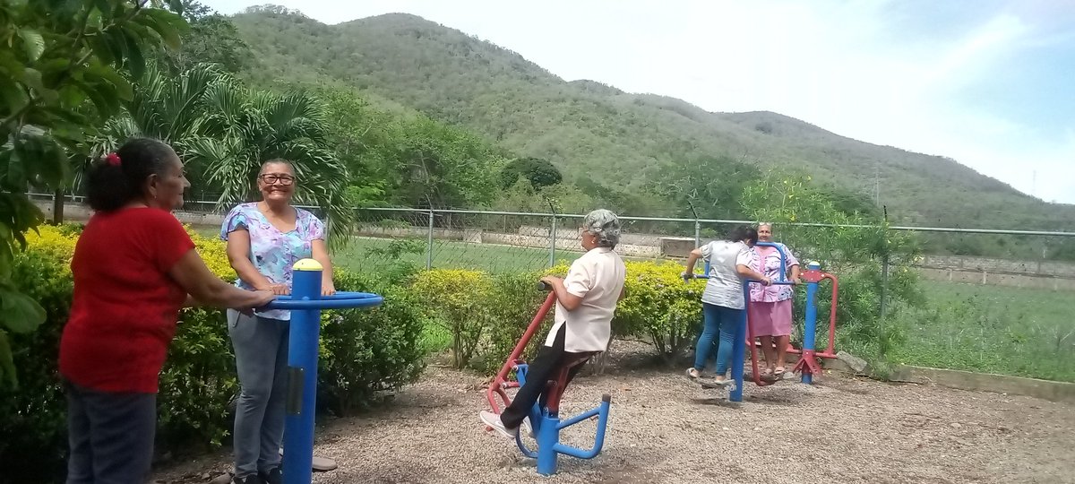 #EdoSucre #McipioAndresMata
Nuestro abuelos y abuelas que hacen vida en la Aldea de Encuentro Integral del Adulto y Adulta Mayor Doña Juana Bautista Mata mantienen un envejecimiento activo.
<a href="/NicolasMaduro/">Nicolás Maduro</a>
<a href="/salainass/">INASS</a>
<a href="/Somosivss/">Instituto Venezolano de los Seguros Sociales</a>
<a href="/Maga_Vina/">Magally Viña</a>
<a href="/iliath/">@iliath</a>
#PuebloMaduroPaLasQueSea