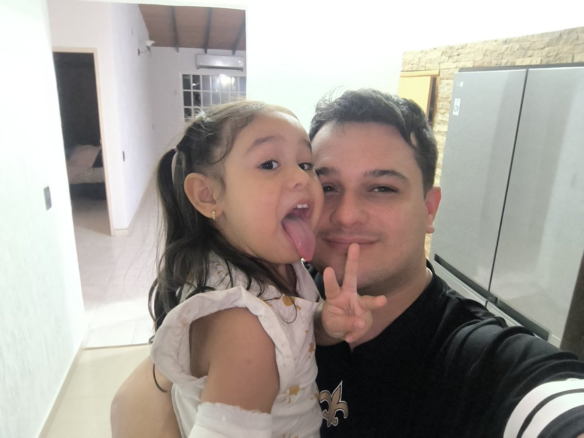 Tus abrazos son mi refugio ❤️
