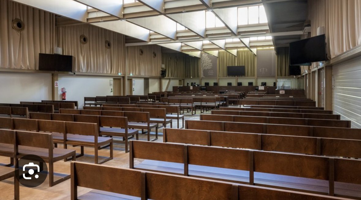 🔴#affaireApollonia jugée pendant 12 semaines à partir du 31/03/25
Présidés par la magistrate Azanie Julien-Rama
14 prévenus, la plupart encore placés sous contrôle judiciaire, seront appelés à comparaître dans la salle des procès hors-norme caserne du Muy
Parmi eux 3 notaires!