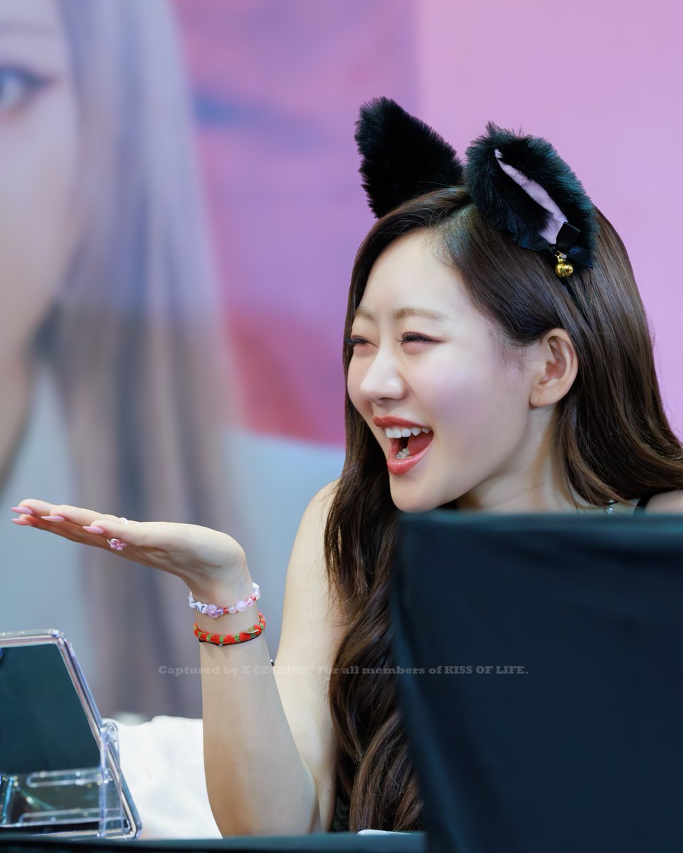 240602 House of KPOP Singapore Fansign

😘

#KISSOFLIFE #KIOF #키스오브라이프 #JULIE #쥴리 #Midas_Touch