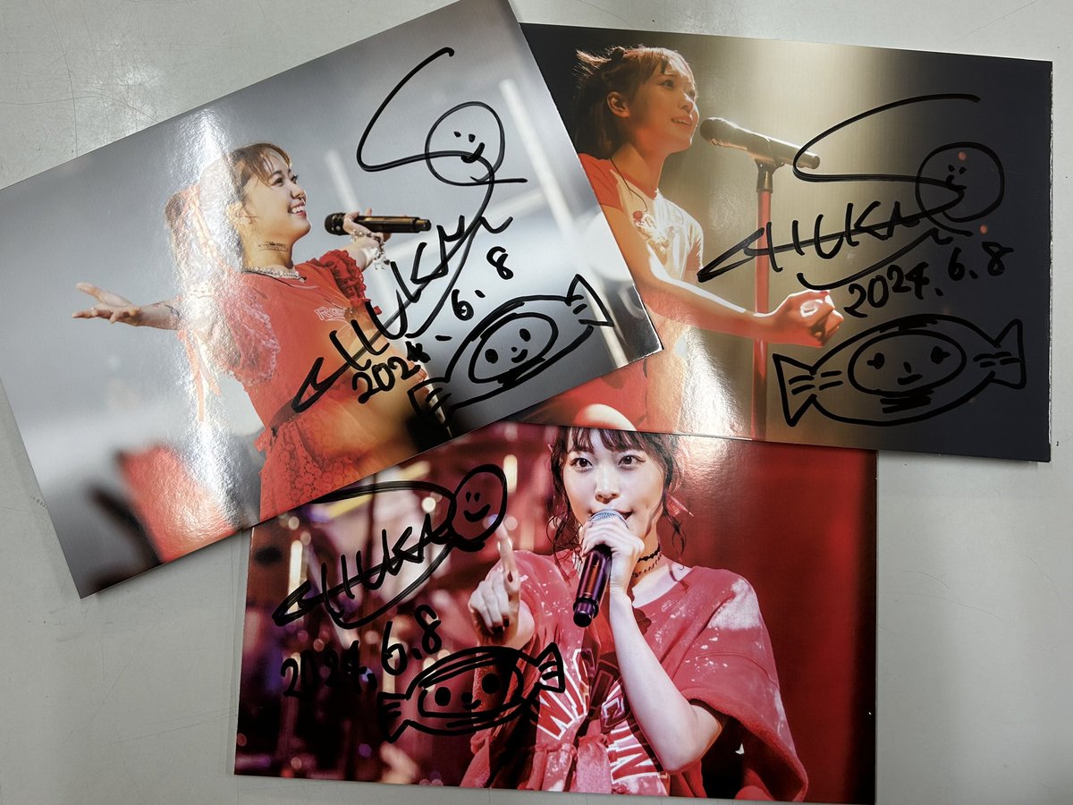 お外とても暑いので みなさんグッズなど並ぶ際はお水などこまめにの