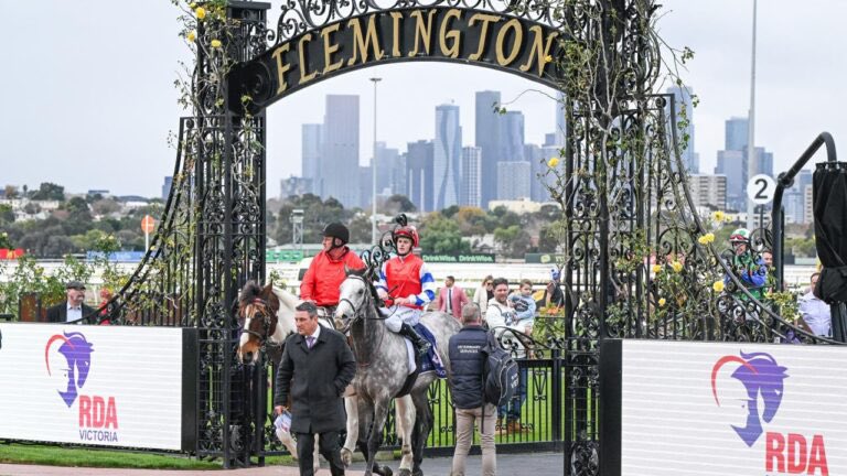 'He's a very progressive horse, this bloke': Berkshire Breeze has emerged as a Caulfield and Melbourne Cups candidate with an emphatic win at Flemington on Saturday. 👇

racenet.com.au/news/ciaron-ma…