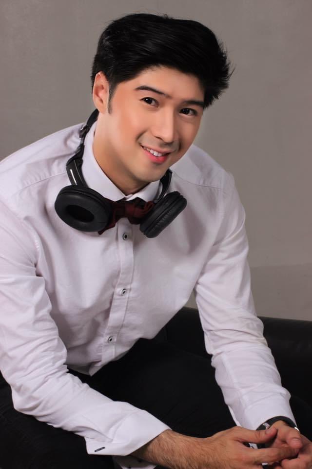 wannabearbie's tweet photo. Our Searchee for today’s episode of Expecially For You.

Let’s all meet ang  Sporty DJ ng Makati City…. ᗪᒍ ᒍIᗰᗰY 

Infairness POGI si DJ!!! 

❤️💚💙

#ShowtimeTripMo
#ExpeciallyForYou 
#DJJimmy https://t.co/L6muxL6eRH