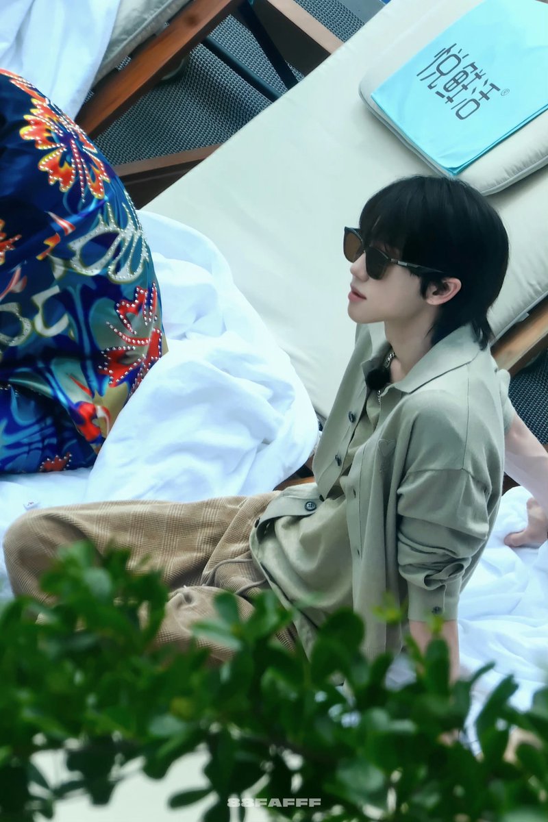 이사진 보자마자 
워치에서 심박수 경고옴 ㅅㅂ