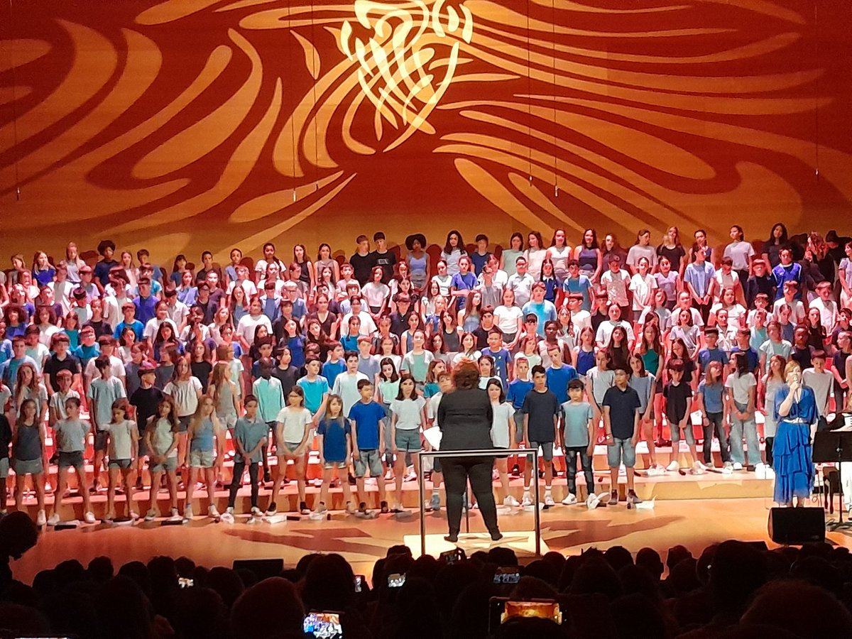 xevipalafrugell's tweet photo. Felicitats a totes les escoles participants per una cantadeta magnífica.  Gràcies mestres per la feina. @educaciocat https://t.co/rXf7eJ4ax8