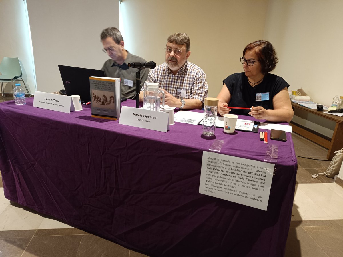 Barrull's tweet photo. Al @MAGaMuseu @aj_gandia @torromartinezj @figueras_nar @MCarmeJF74  presenten actes del Congrés de @ccentresestudis @iramunt #Exilis @museuexili @ieempordanesos @inst_estudis_PV @IEVallAlbaida @alfonselvell @catmemoria #Recercat #RecercatPV https://t.co/URkyCKk7bK