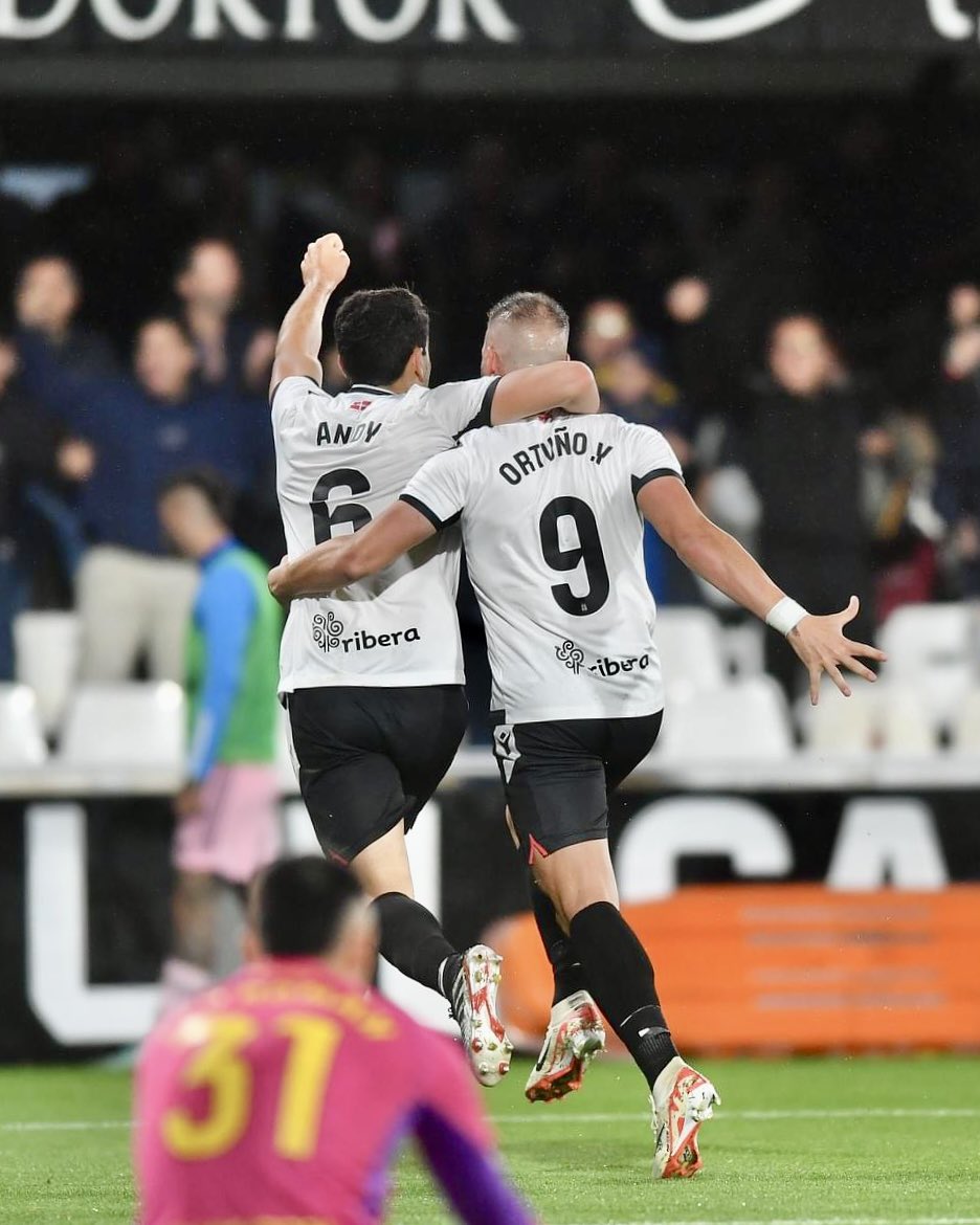 FCCartagena_efs's tweet photo. A por la 👉🏻 24/25

#CuandoVibraElCorazón #FCCartagena https://t.co/XEsrTj1ddn