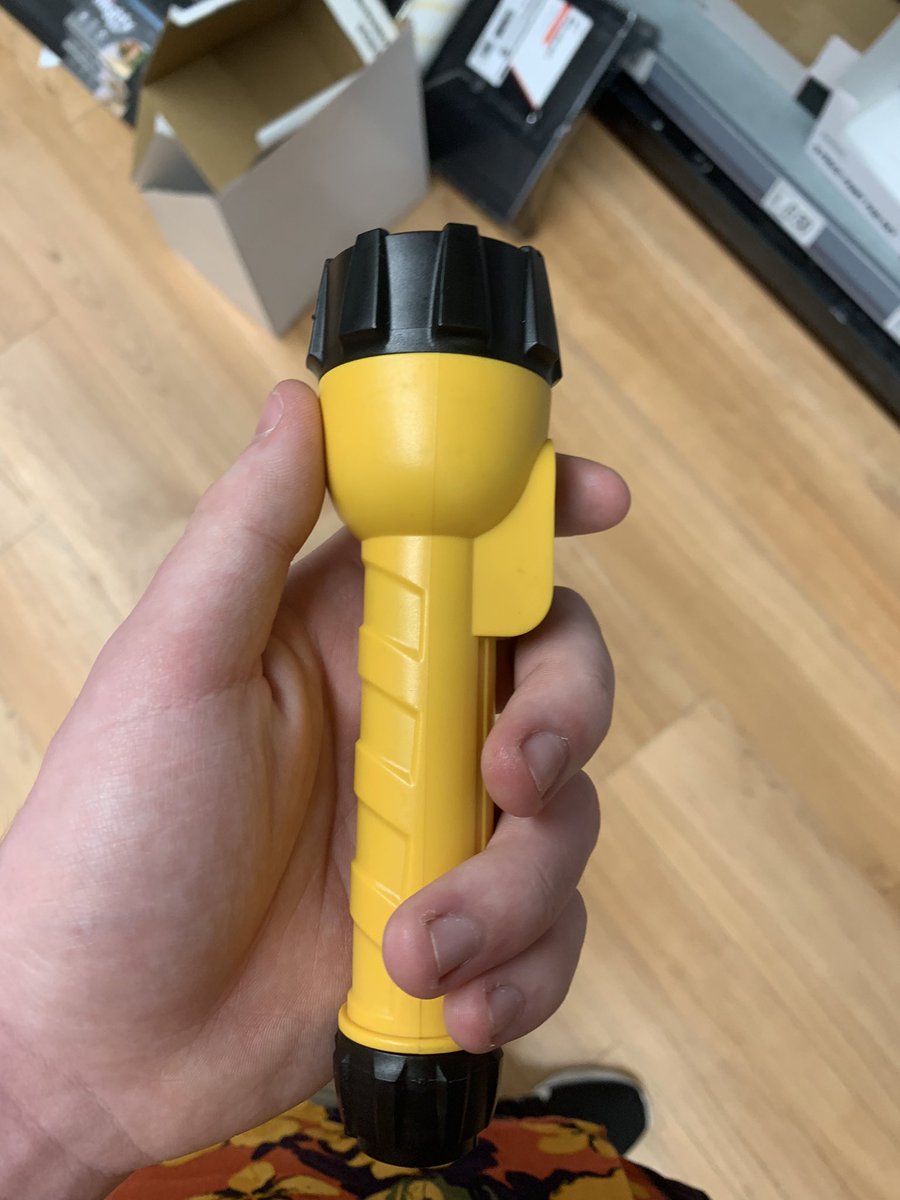 pro_flashlight's tweet image. No fucking way