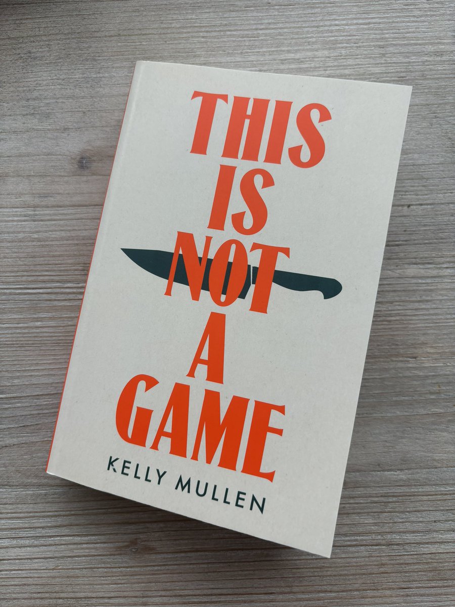 Some VERY EXCITING book mail I’ve been very lucky to receive over the last few days… check out the captions (by clicking ALT) below! 💛✨✍️📚