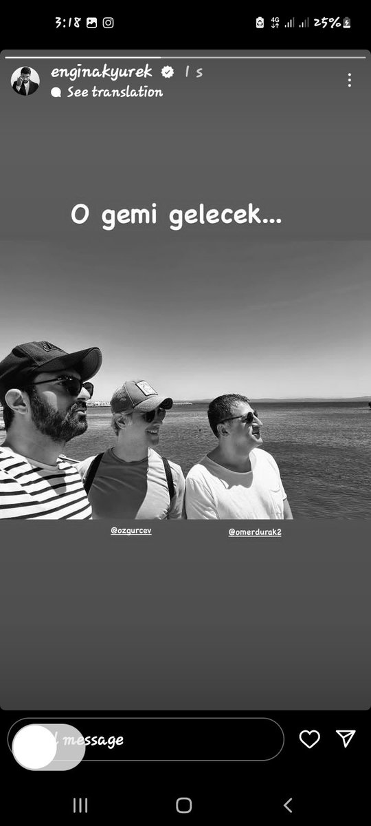 Engin goes outside finally to have some fan with friends 😭❤️
#EnginAkyürek