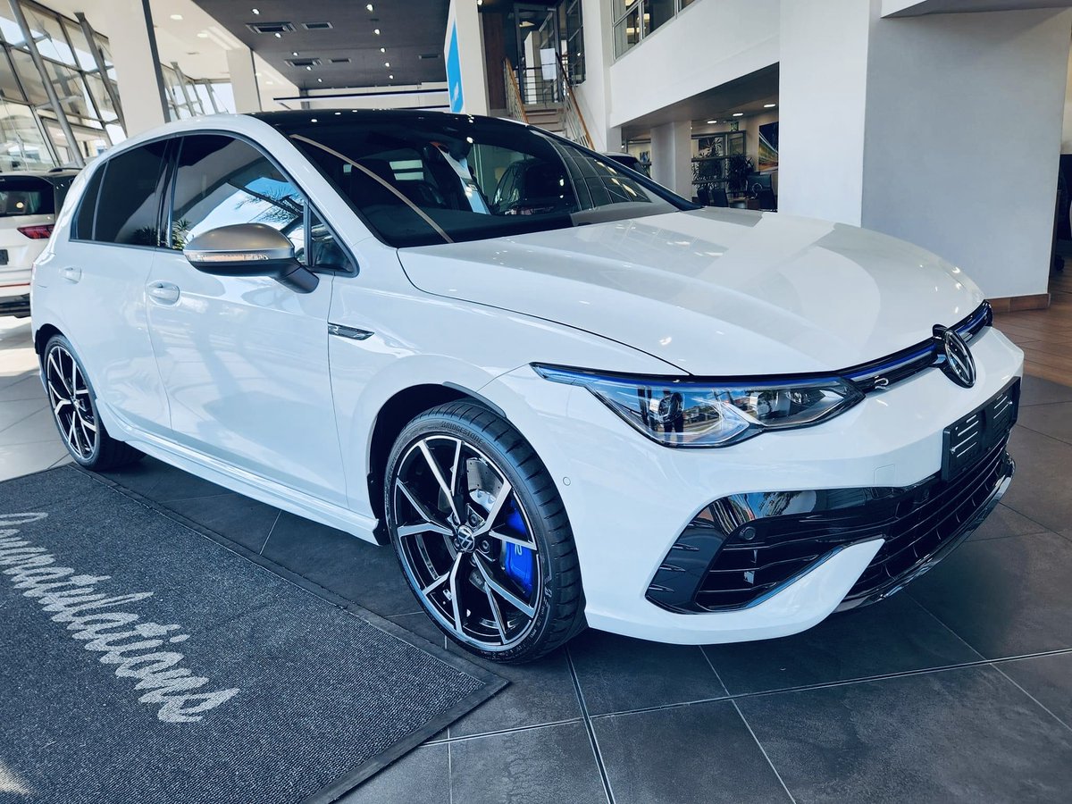 Muzi_Mzekandaba's tweet image. Ready to elevate your drive? Experience the thrill of precision engineering with the Volkswagen Golf 8 R. Where performance meets style, 2024 VW Golf 8 DM me vaya WhatsApp 081 513 7925 
 
#VWGolf8R #UnleashTheR #PerformancePerfected