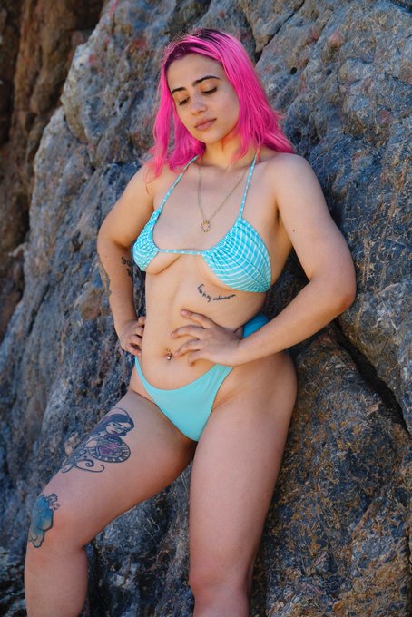 ☀️Doy la bienvenida al verano, a los dias interminables, las calas desiertas donde quedarse hasta las<a href="/tag/martes"class="tags"><span>#martes</span></a>