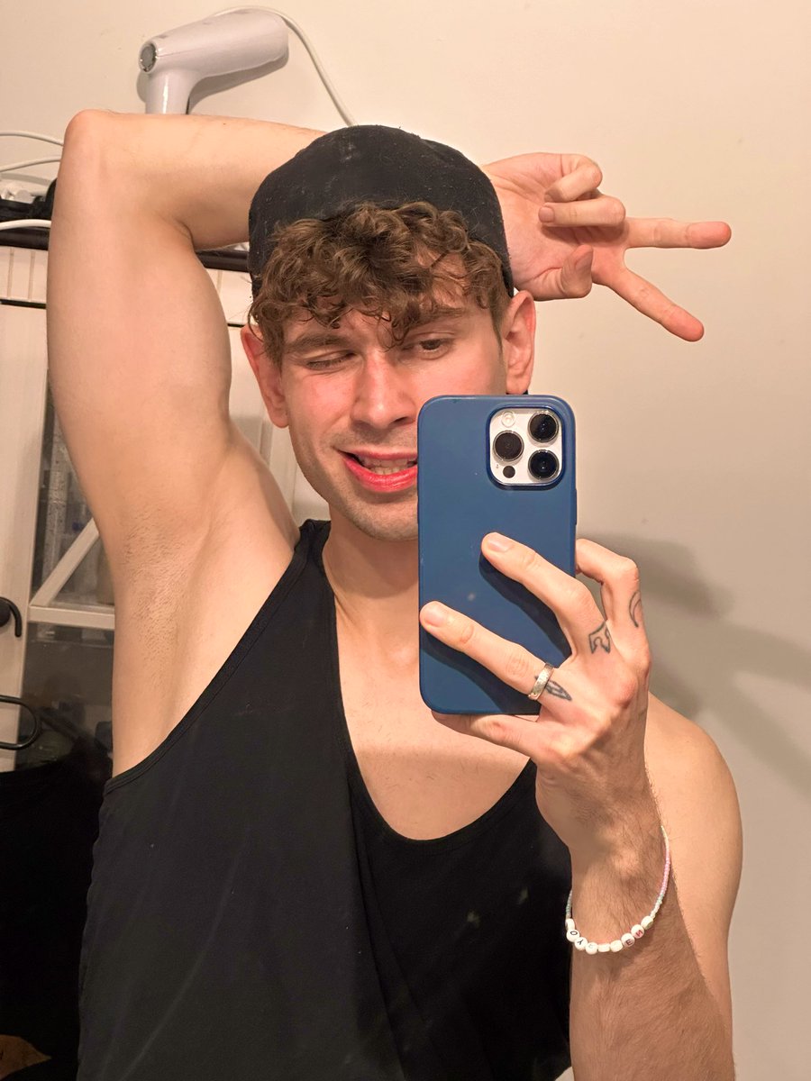 Kostas 🏳️‍🌈 (@kostaaas) on Twitter photo 