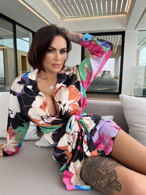 HIT RT if you think we should all go shoot NAKED on a deserted island https://t.co/sOlmhampEd<a href="/tag/linkinbio"class="tags"><span>#linkinbio</span></a><a href="/tag/videoonmypage"class="tags"><span>#videoonmypage</span></a>