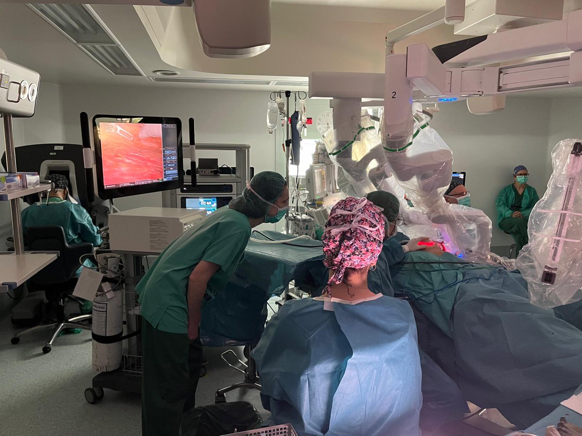 Esta semana nos visitaron la Dra Ana Llaneza de <a href="/HUCA_Asturias/">@HUCA</a> y el Dr José Carlos Fernández <a href="/blendioracing/">José Carlos Fdez.</a> del Hosp de Cabueñes, para continuar su formación en Cx Robótica de mama <a href="/abexDaVinci/">ABEX Excelencia Robótica</a> <a href="/AEPCIMA/">Cirujanos de la Mama</a> <a href="/aec_mama/">aec_Patologíamamaria</a> <a href="/Sergas_Ourense/">Sergas Ourense</a>
¡Esperamos haberos ayudado!¡Volved cuando queráis!