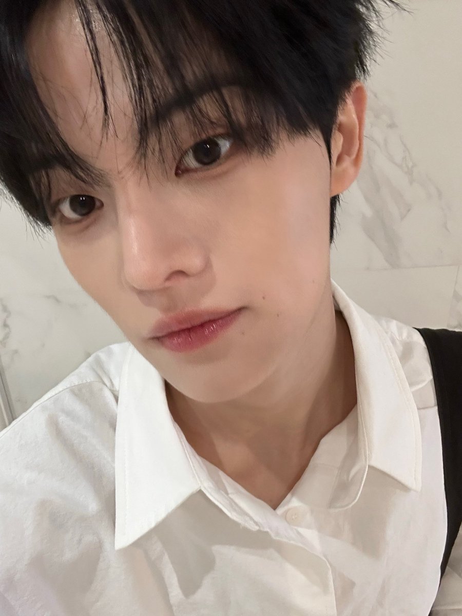 BAE173_member's tweet photo. [#제이민]

😊😊😊

#BAE173 #비에이이173
#JMIN https://t.co/FPn9cEVcgA
