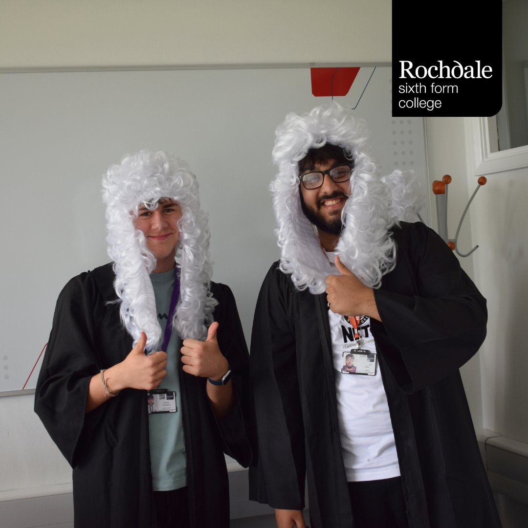 RochdaleSFC's tweet photo. Law students recently visited Salford University, enjoying a comprehensive and enriching experience. From inspiring talks to masterclasses, this trip was packed with invaluable experiences. Read more here: https://t.co/oMAIG5yPrb https://t.co/X8uEqq4yD9