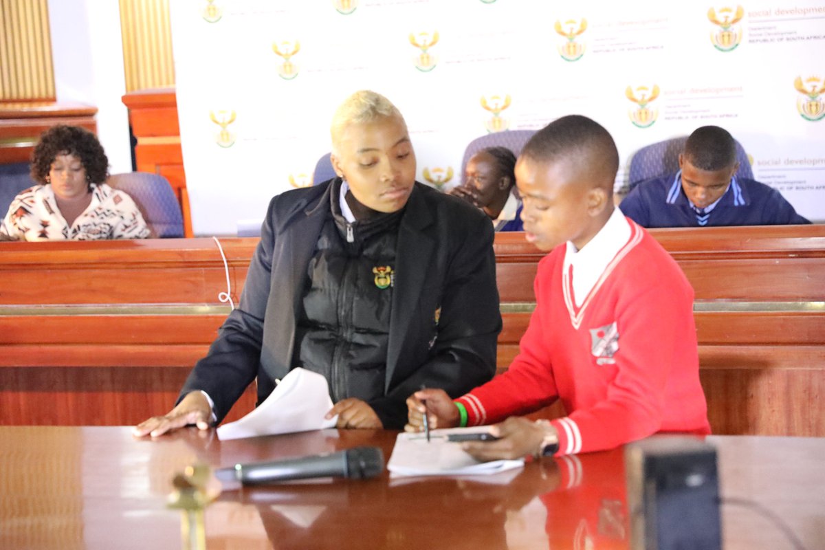 The_DSD's tweet image. Thembela Nkosi and Loyal Ratau lead the way at the International Children’s Day Commemoration in Kwa Mhlanga, Mpumalanga Province, as Co-Programme Directors and Provincial Ambassadors. #ChildProtectionWeek2024 #30YearsOfDemocracy #ICD2024