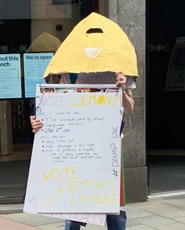 DkshrewsUK's tweet photo. You wouldn't vote for the lemon on the left, so why would you vote for the lemon on the right. #VoteLemonGetLemon #LoseTheLemon #dumpDK https://t.co/nc2xHQl3s2