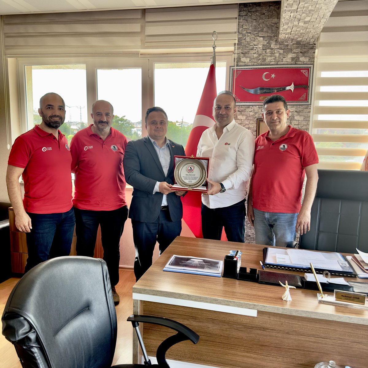 📍Vezirköprü Gençlik ve Spor İlçe Müdürlüğü 

Petlas 2024 Türkiye Offroad Şampiyonası 1. Ayak Vezirköprü yarışına destek veren Vezirköprü Gençlik ve Spor İlçe Müdürü Sayın <a href="/mehmetuyargsim/">Mehmet Uyar 🇹🇷</a> ’a teşekkür ziyaretinde bulunduk.

<a href="/TOSFED/">TOSFED</a>