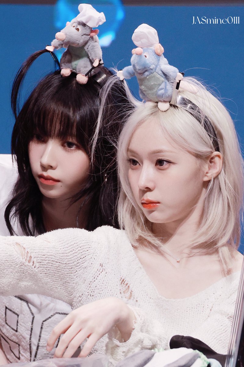 JASmine0111_'s tweet photo. 🐹🧑‍🍳couple🫴

#KARINA #WINTER #aespa #카리나 #민정 #에스파 #JiminJeong https://t.co/fhva5TEh0j