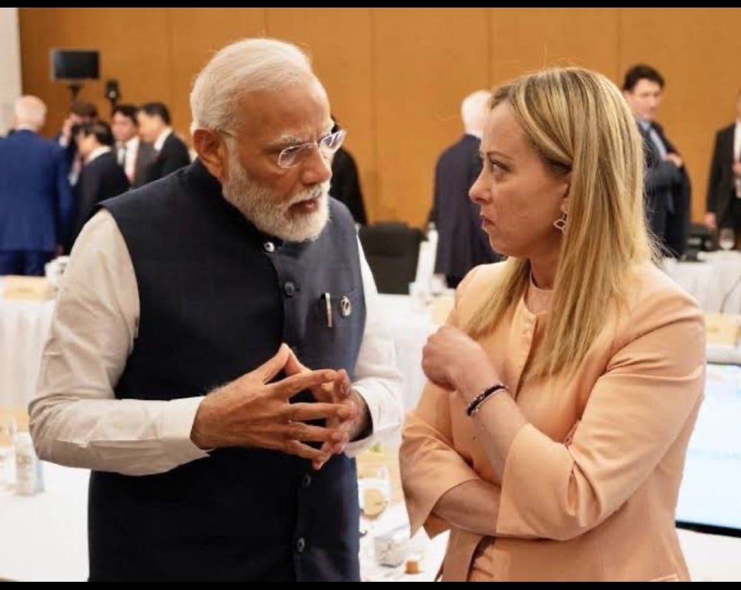 khurpenchh's tweet photo. पब न चलकर शाम को गंगा आरती चलें ? https://t.co/4IMBjJT1kl