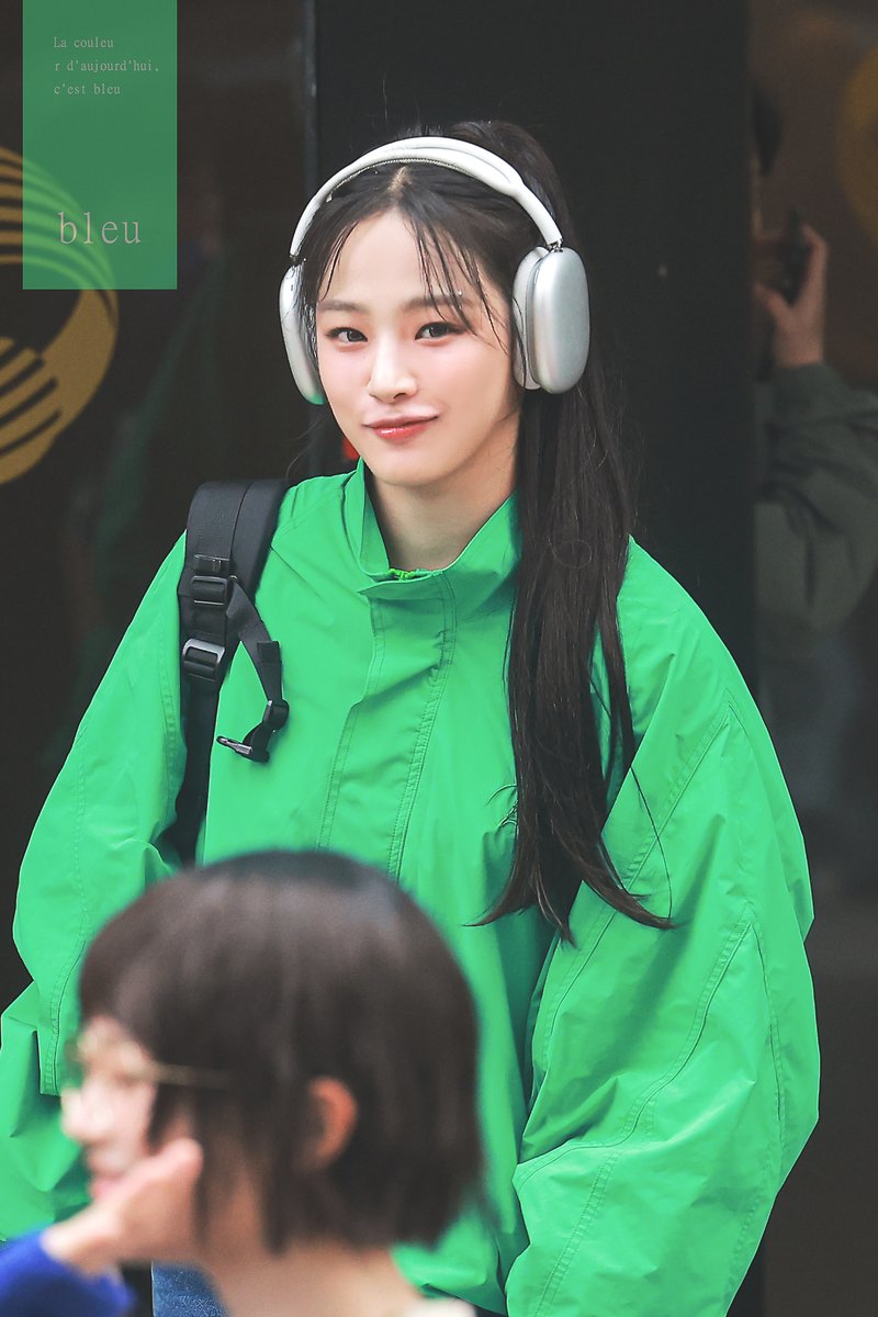 Bleu_0507's tweet photo. 240607 뮤직뱅크 퇴근  

입꼬리 씰룩 강쥐🥰

민지 뉴진스 minji newjeans https://t.co/kWlgux4Xo6